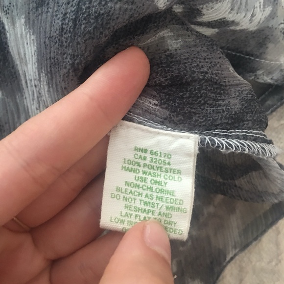 UO Staring at Stars grey floral lace top L - Picture 8 of 8